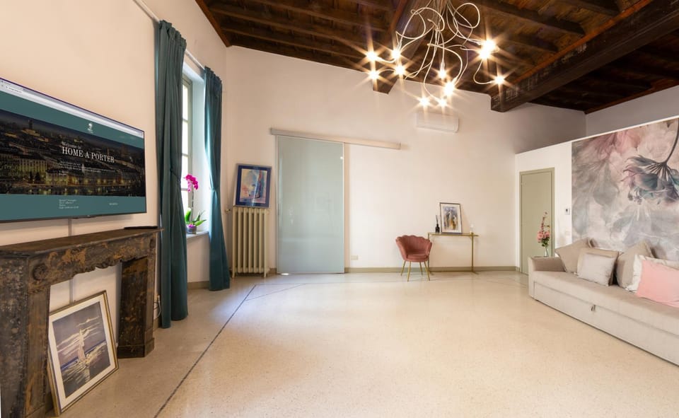 Living room, Decorative detail, Seating area