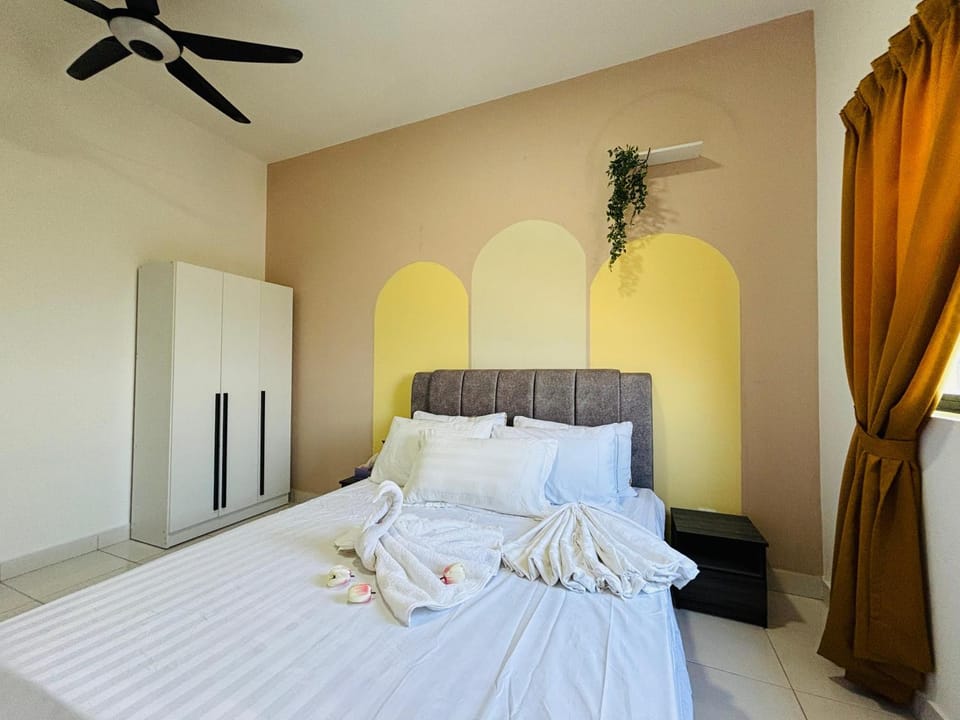 Bed, Photo of the whole room, Bedroom, towels, wardrobe