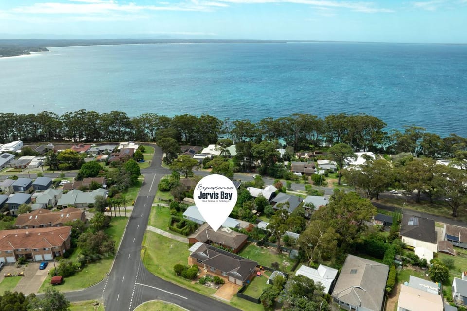 Tide's Edge by Experience Jervis Bay House in Vincentia