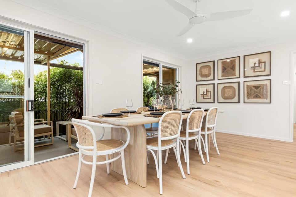 Tide's Edge by Experience Jervis Bay House in Vincentia