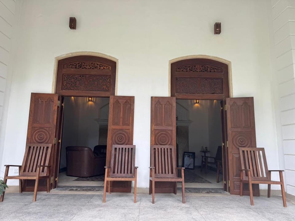 Facade/entrance
