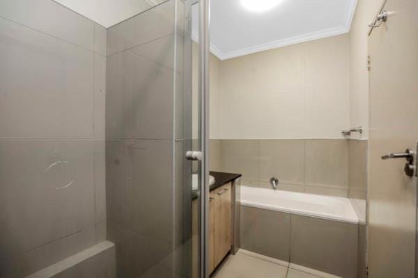 Westpoint Heart of gold Apartment in Sandton