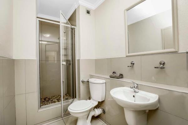 Westpoint Heart of gold Apartment in Sandton