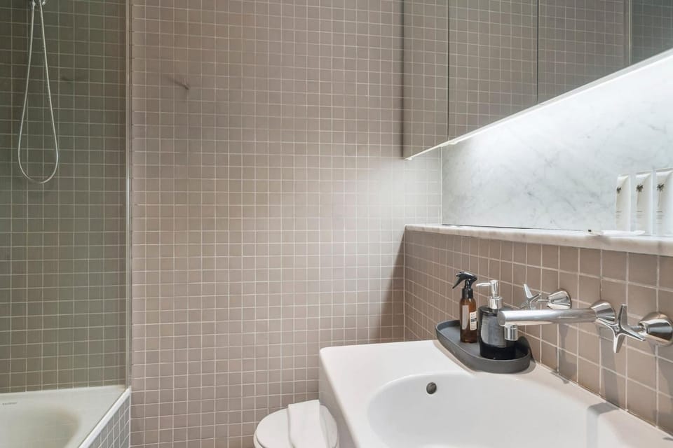 Shower, Toilet, Bathroom, Bath