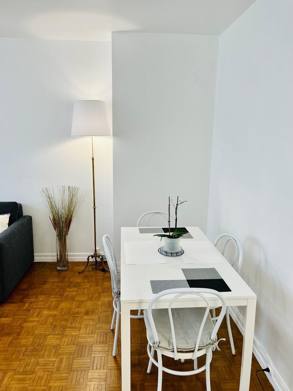 Seating area, Dining area