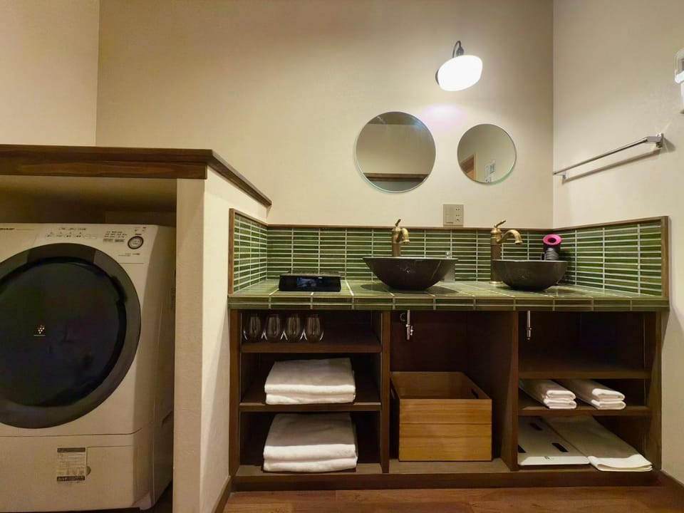 towels, washing machine, dryer