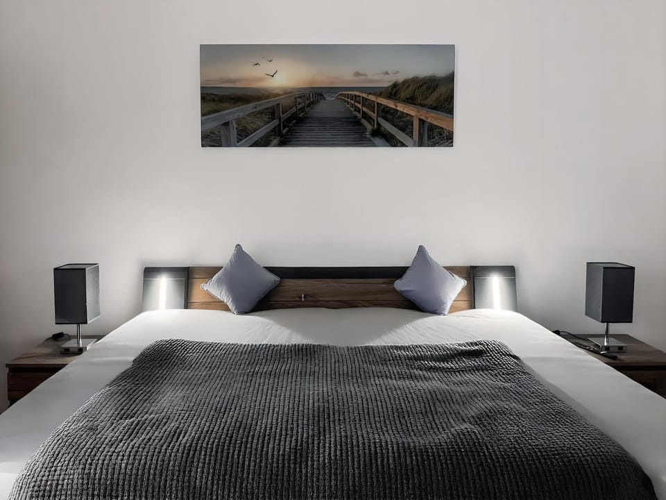 Living room, Bedroom