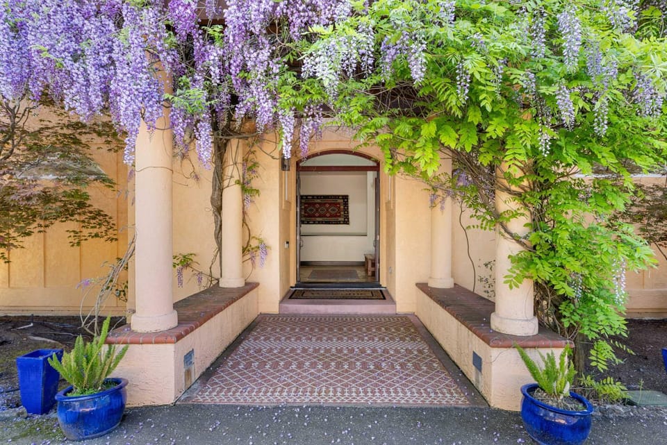 5 Acre Villa Retreat with Vineyard Pool Spa & Amazing Views of Sonoma County Villa in Sonoma County