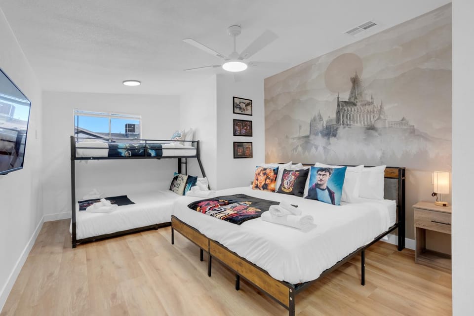 TV and multimedia, Photo of the whole room, Bedroom, towels