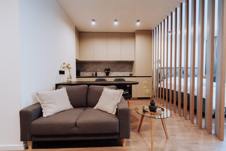 Kitchen or kitchenette, Living room, Seating area, Dining area