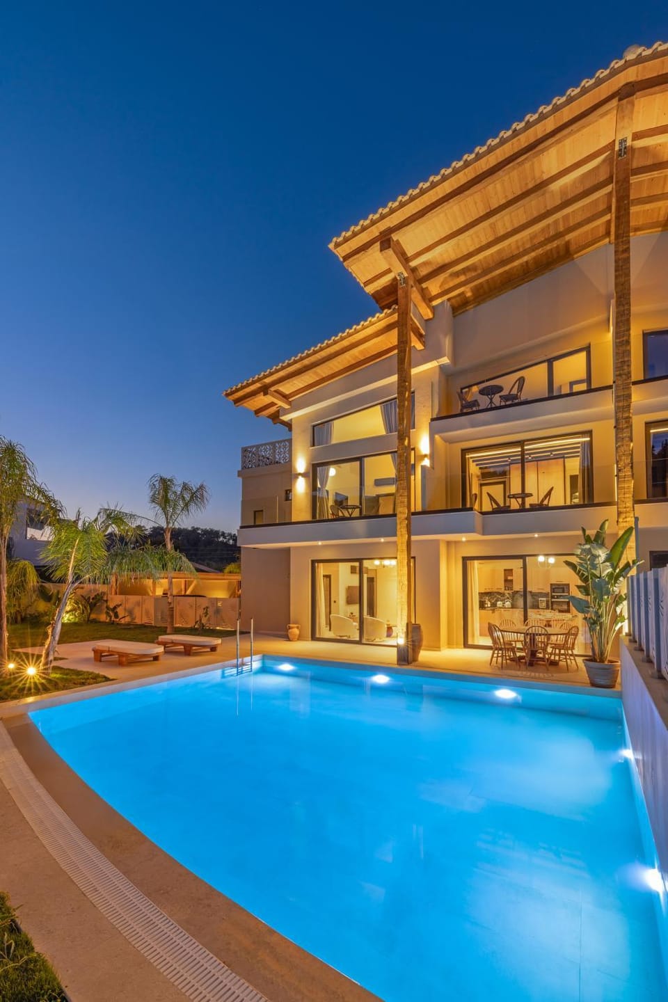 Property building, Night, Pool view, Swimming pool, sunbed