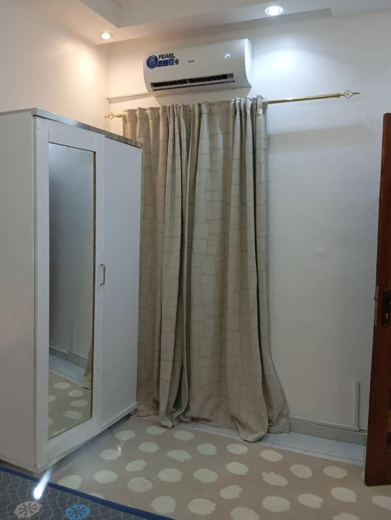 wardrobe, air conditioner