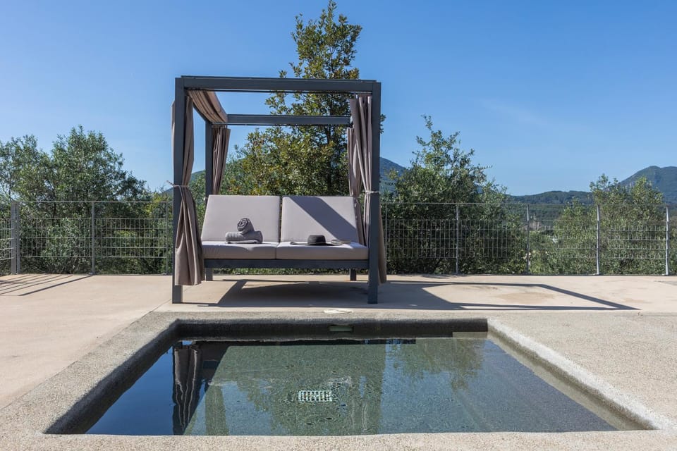 Natural landscape, Mountain view, Pool view, Swimming pool, sunbed