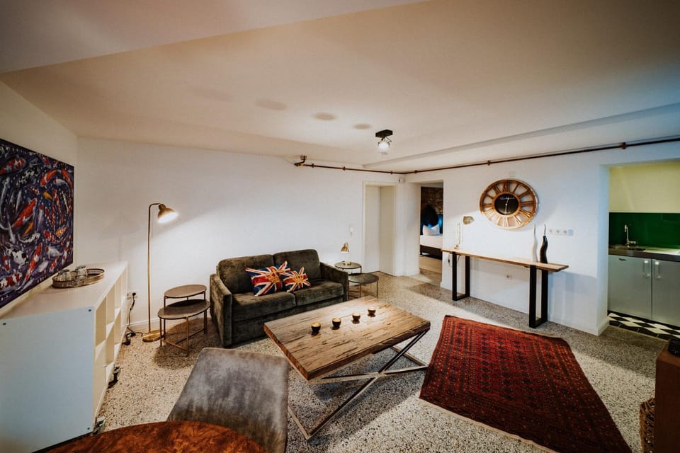 TV and multimedia, Living room, Seating area