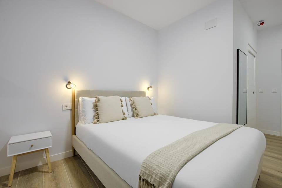 Bed, Photo of the whole room
