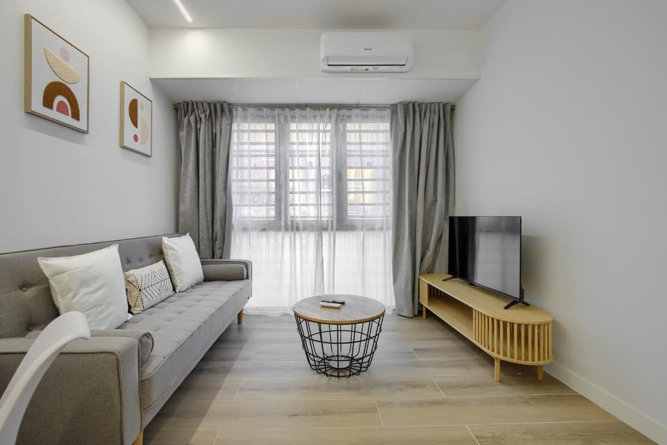 TV and multimedia, air conditioner