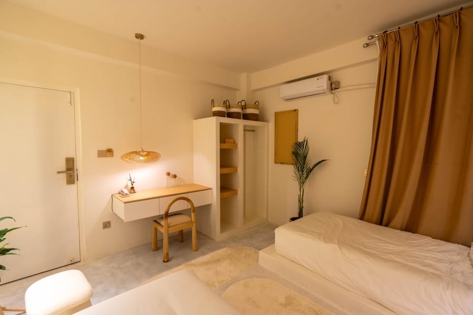 Bed, Photo of the whole room, Bedroom, wardrobe, air conditioner