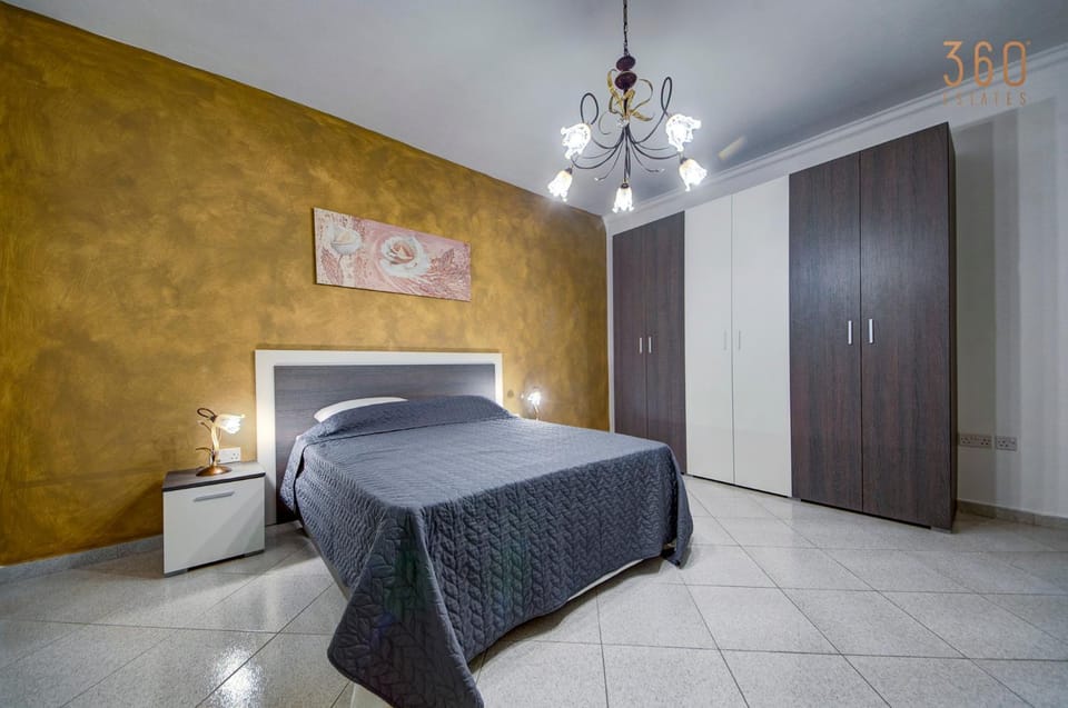 Bed, Photo of the whole room, Bedroom, wardrobe