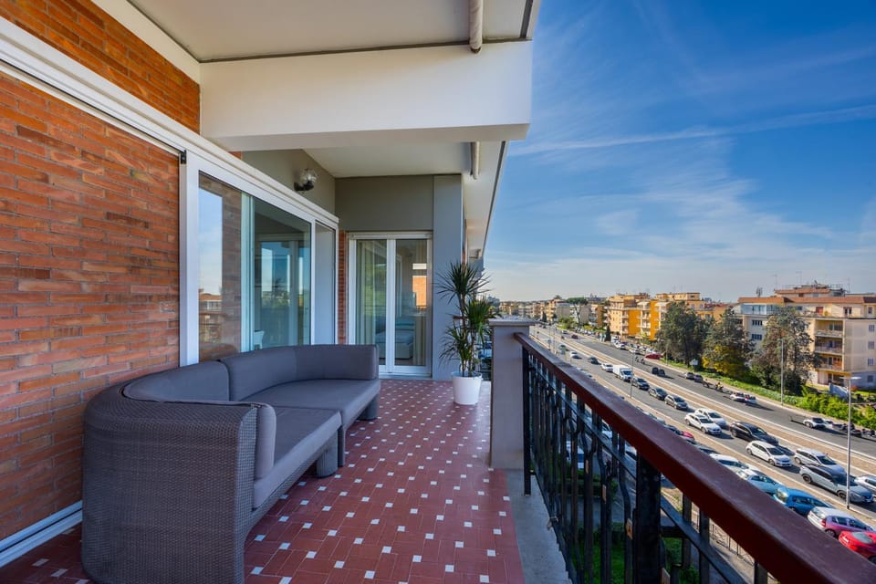 Property building, Balcony/Terrace, Balcony/Terrace, City view