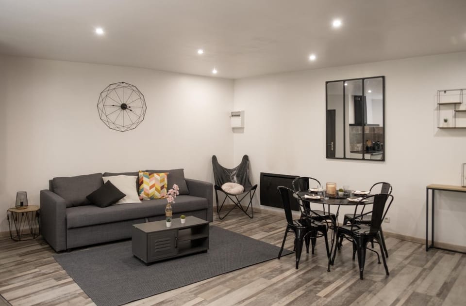 Living room, Seating area, Dining area