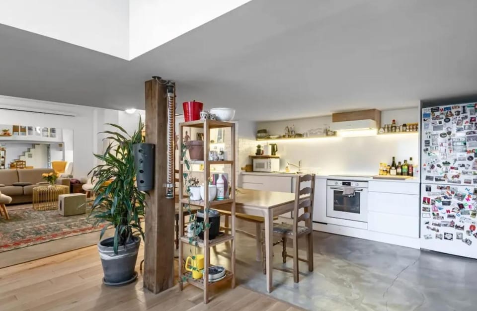 Kitchen or kitchenette, Living room, Seating area, Dining area, minibar