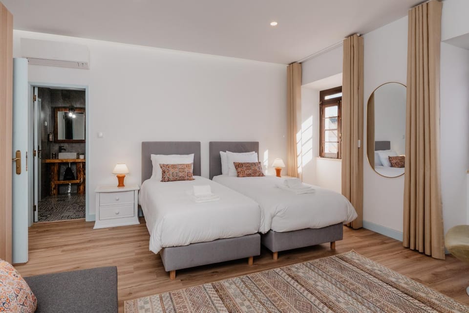 Bed, Bedroom, towels, wardrobe