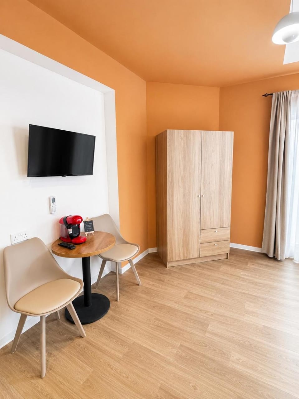 Modern Studio 2 private Kitchenette and Bathroom Apartment in Limassol City