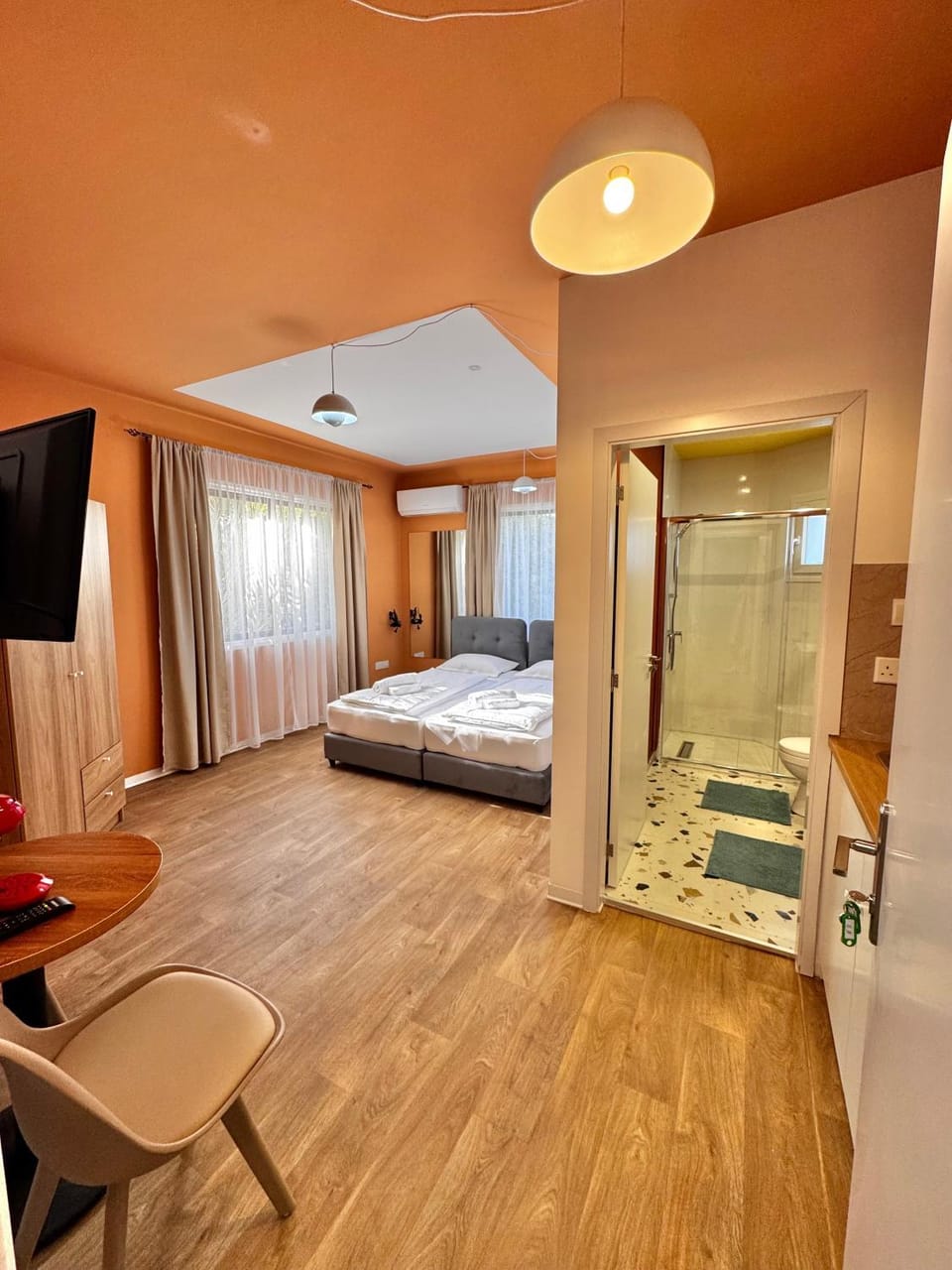 Modern Studio 2 private Kitchenette and Bathroom Apartment in Limassol City