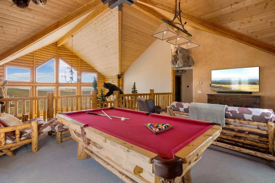 Ski and Ride Mountain Haus - Hot Tub, Fire Pit, Game Room & Deck House in Colorado