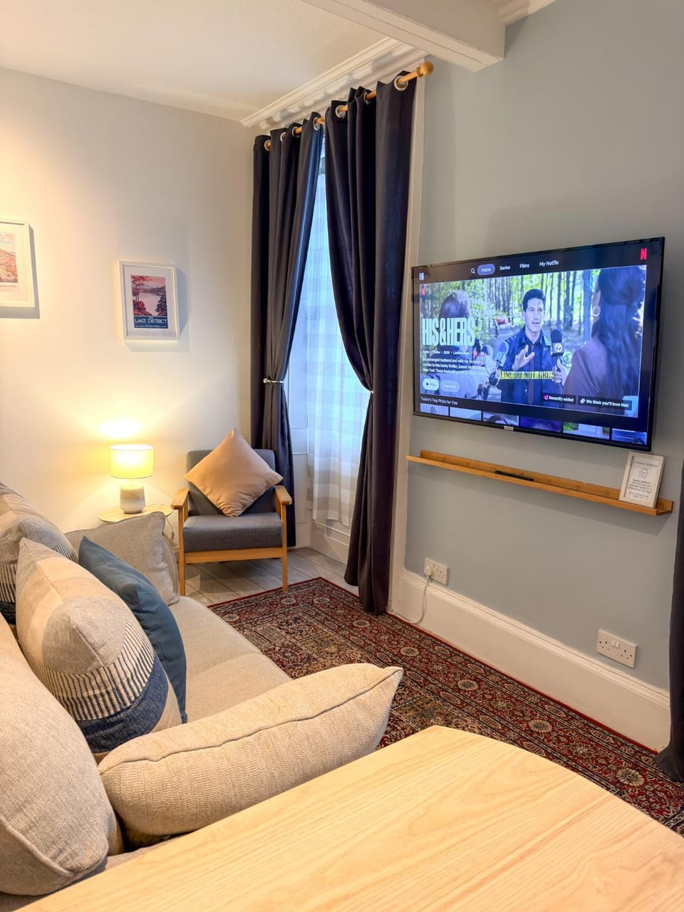 TV and multimedia, Living room, Seating area