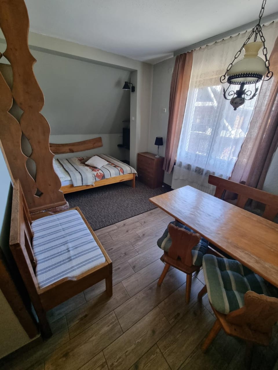 Bed, Photo of the whole room, Seating area, Dining area