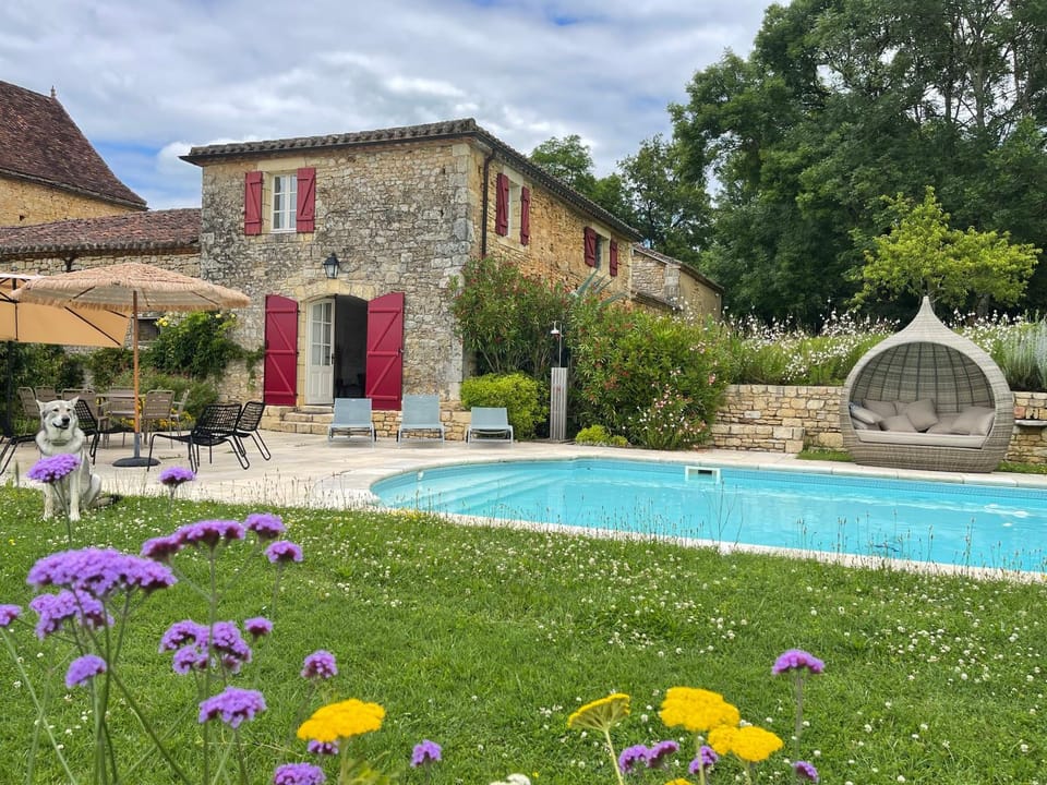 Property building, Garden, Garden, Balcony/Terrace, Garden view, Pool view, Swimming pool, sunbed