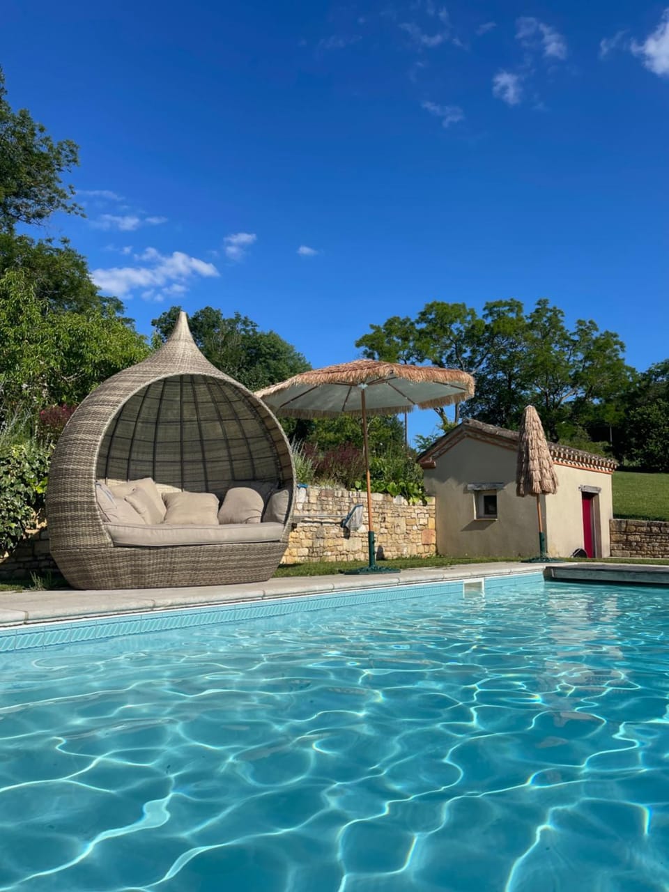 Balcony/Terrace, Pool view, Swimming pool, Swimming pool, sunbed