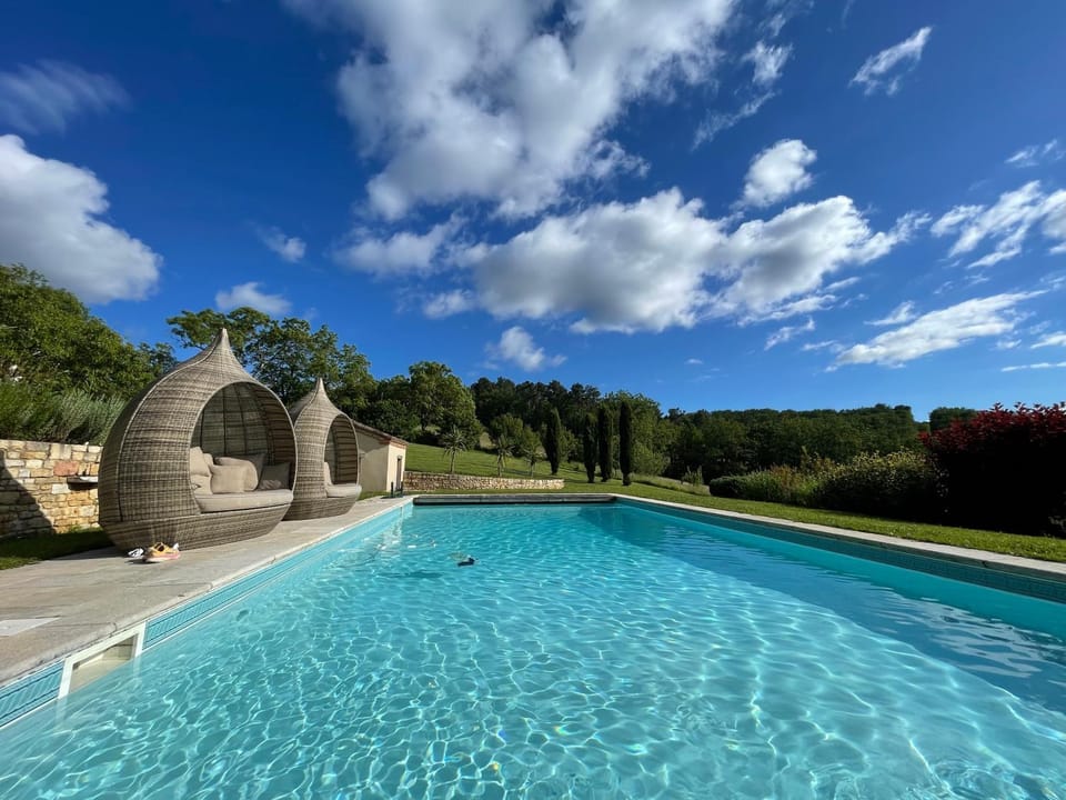 Natural landscape, Summer, View (from property/room), Balcony/Terrace, Pets, Pool view, Swimming pool, Swimming pool, sunbed