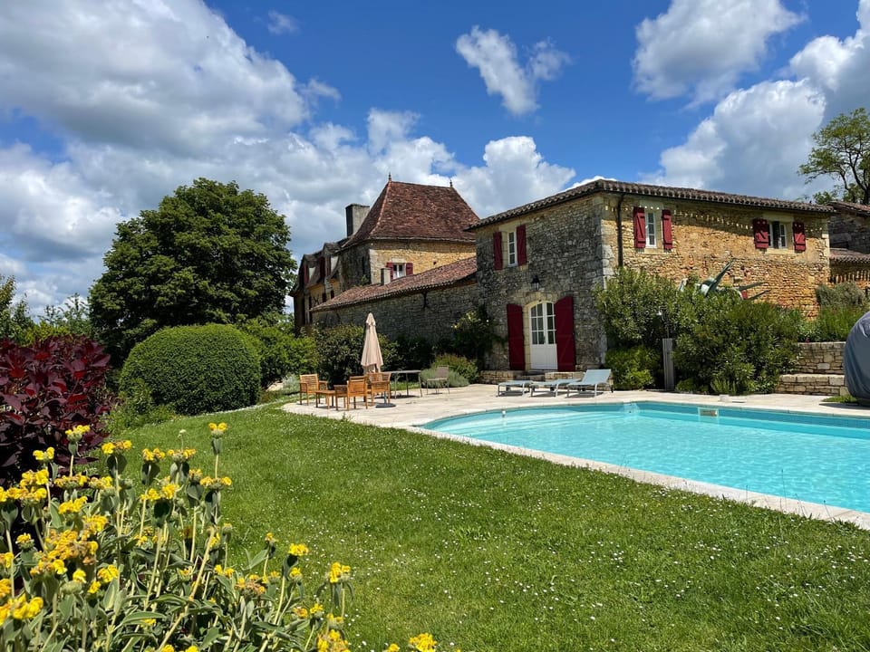 Property building, Garden, Balcony/Terrace, Garden view, Pool view, Swimming pool, sunbed