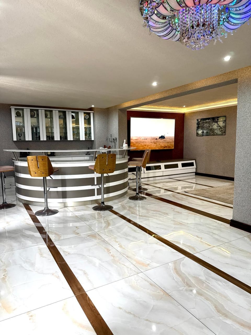 TV and multimedia, Seating area