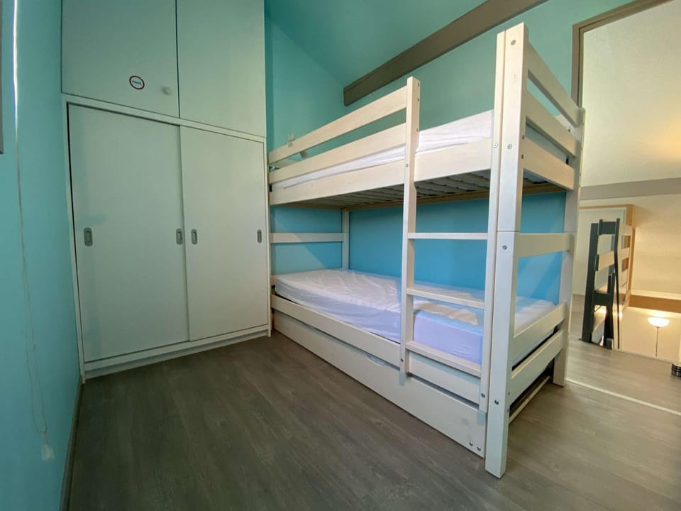 Bed, Photo of the whole room, Bedroom, bunk bed, wardrobe
