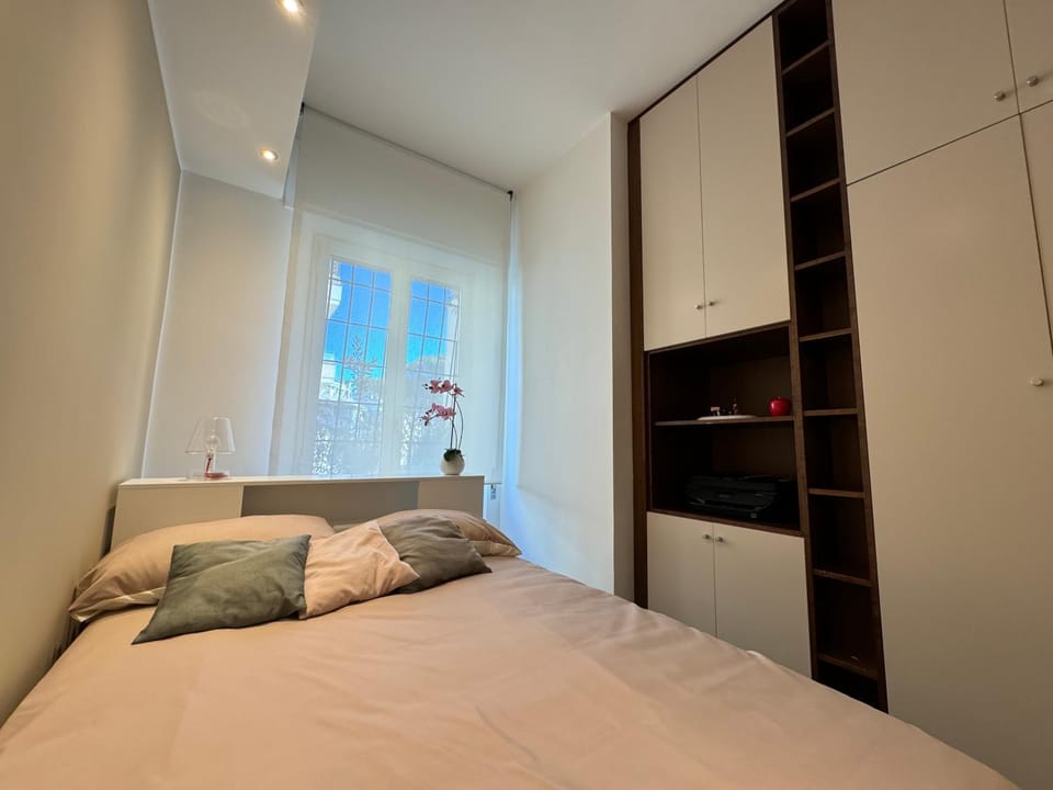 Bed, Photo of the whole room, Bedroom, wardrobe