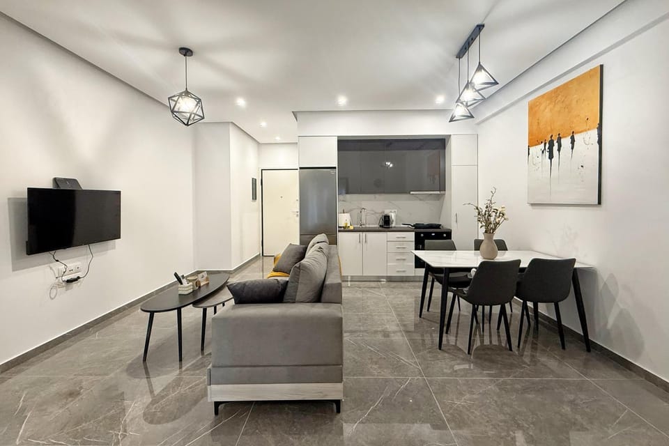 TV and multimedia, Kitchen or kitchenette, Living room, Seating area, Dining area