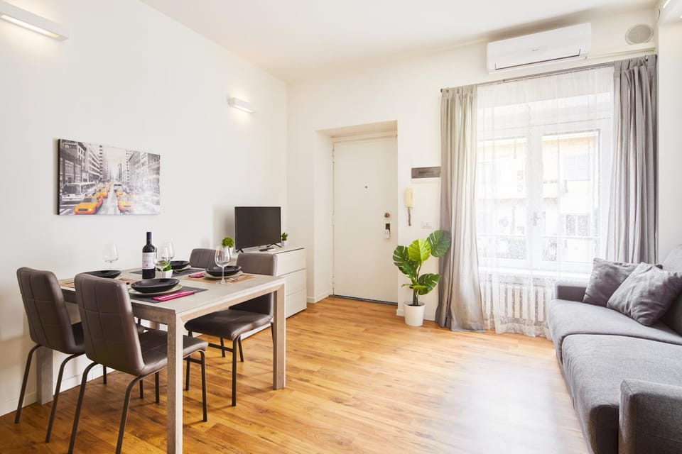 Living room, Seating area, Dining area, air conditioner