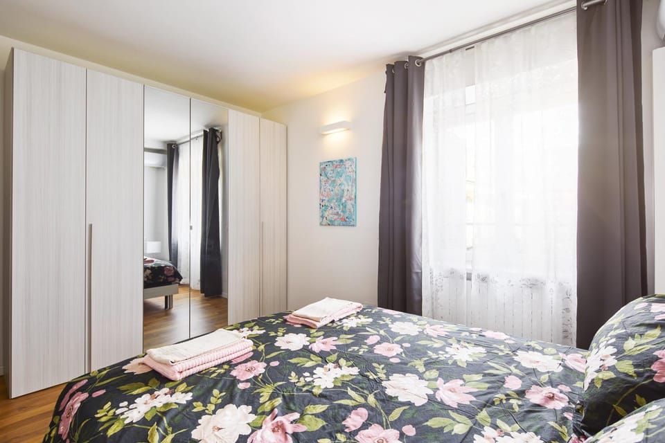 Bed, Photo of the whole room, Bedroom, wardrobe