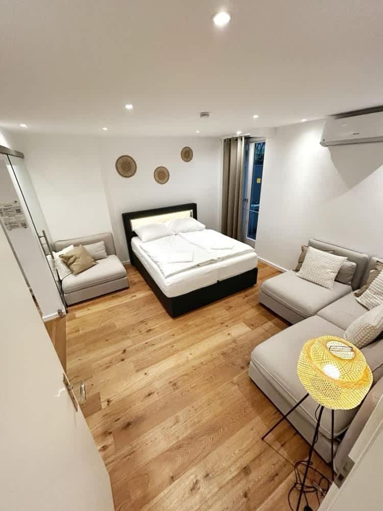 Spacious Apartment for 12 in Hamburg Apartment in Hamburg