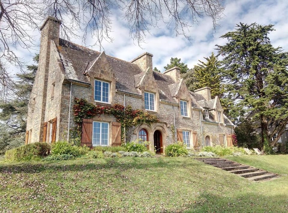 Property building, Spring, Day, Natural landscape, Garden, Garden view
