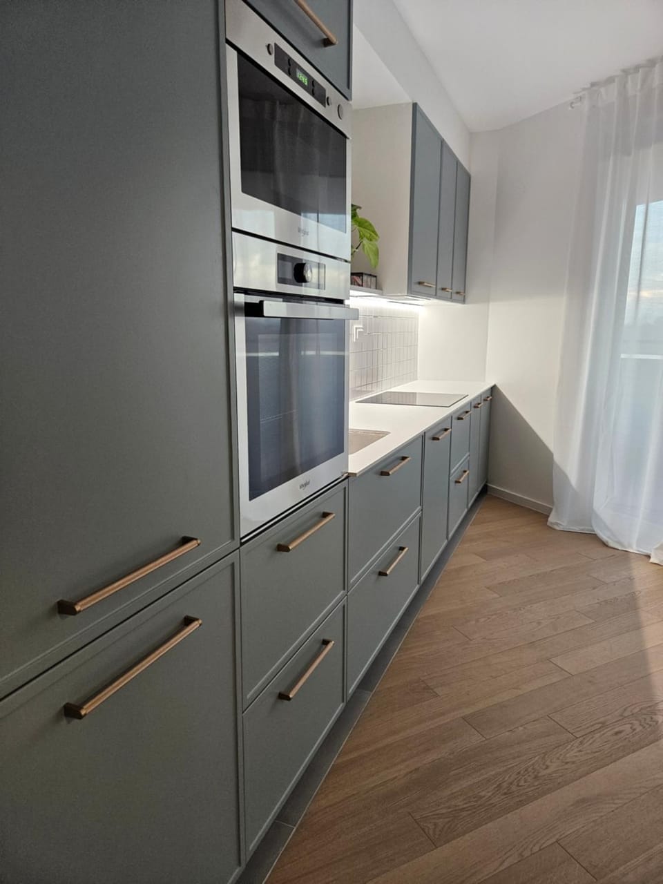 Kitchen or kitchenette, oven, stove
