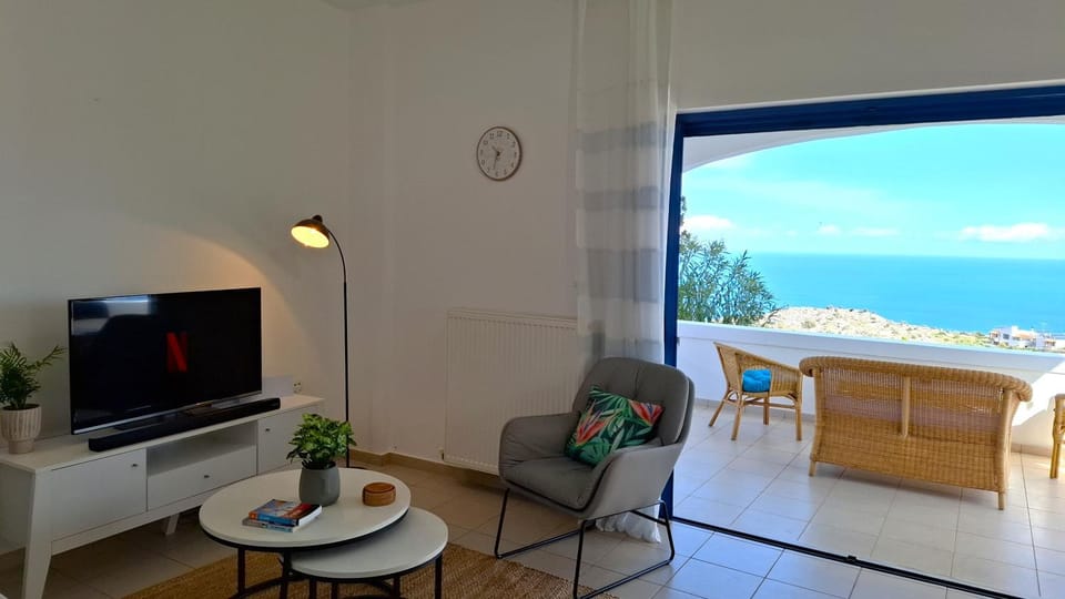 Natural landscape, TV and multimedia, View (from property/room), Balcony/Terrace, Living room, Evening entertainment, Sea view