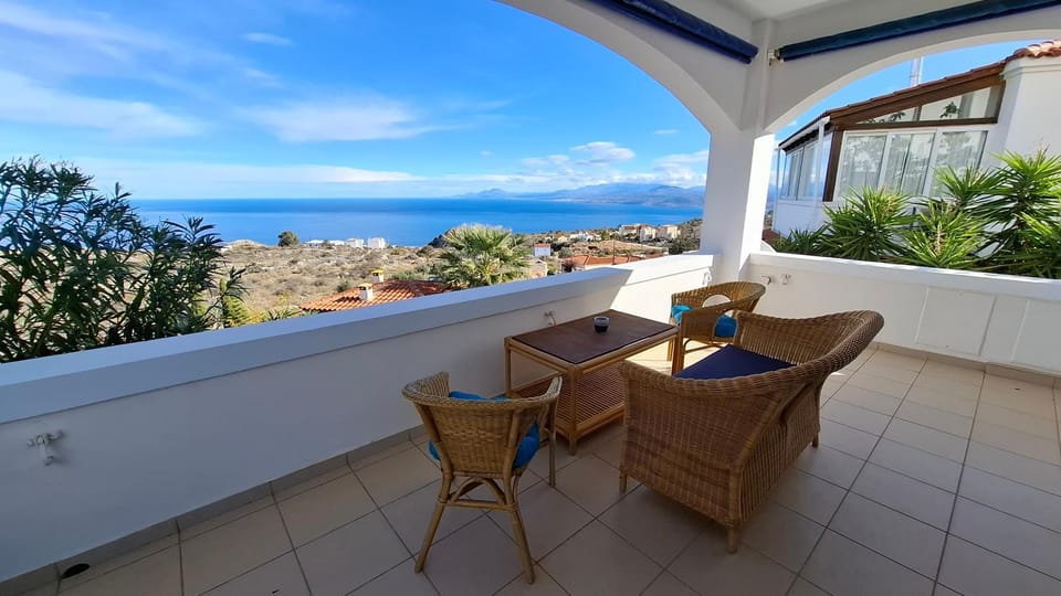 View (from property/room), Balcony/Terrace, Seating area, Sea view, Sunrise