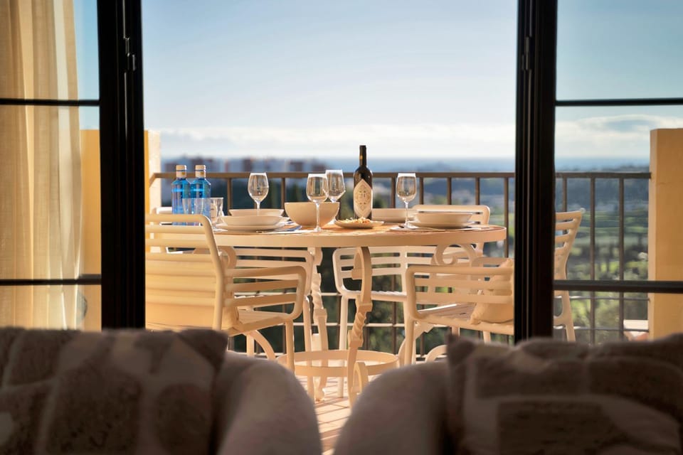 View (from property/room), Balcony/Terrace, Seating area, Dining area