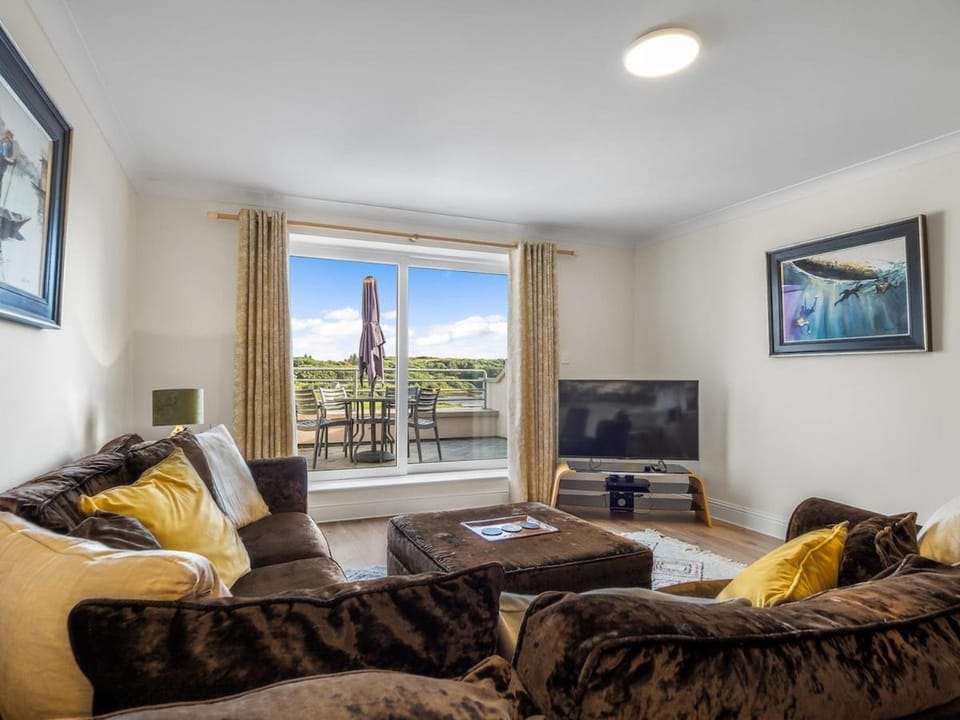 4 Harbour Heights Apartment in Clifden