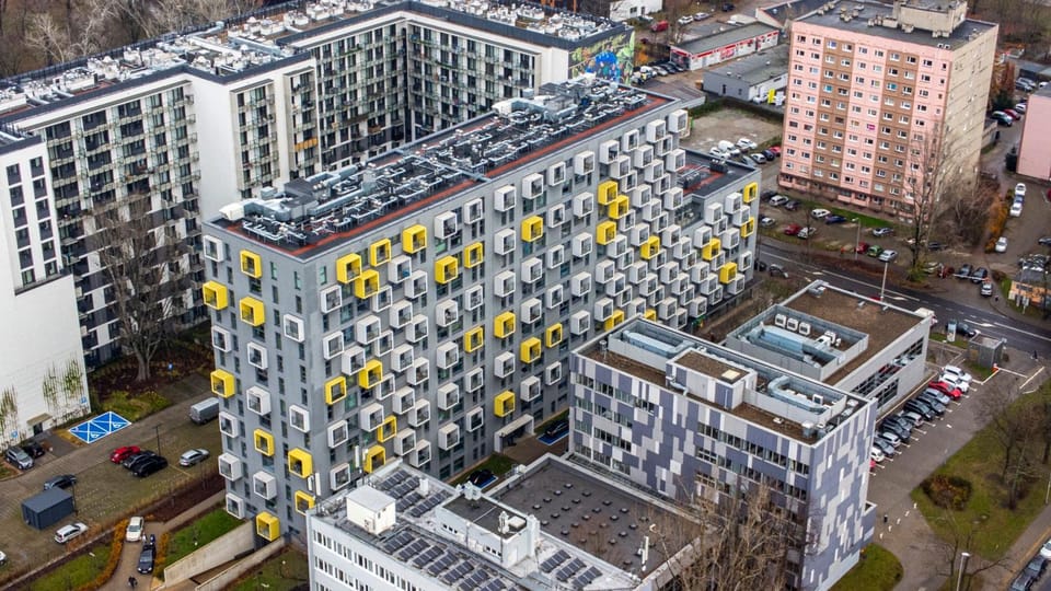 Property building, Neighbourhood
