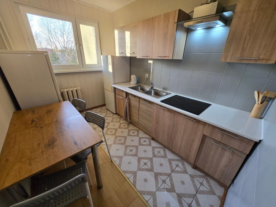 Kitchen or kitchenette, Dining area, stove